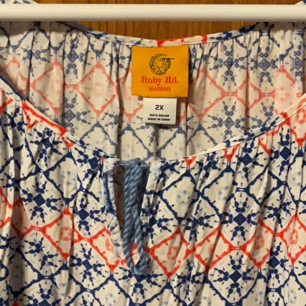 Gently used women’s lightweight blouse size 2X by Ruby rd - Picture 2 of 5